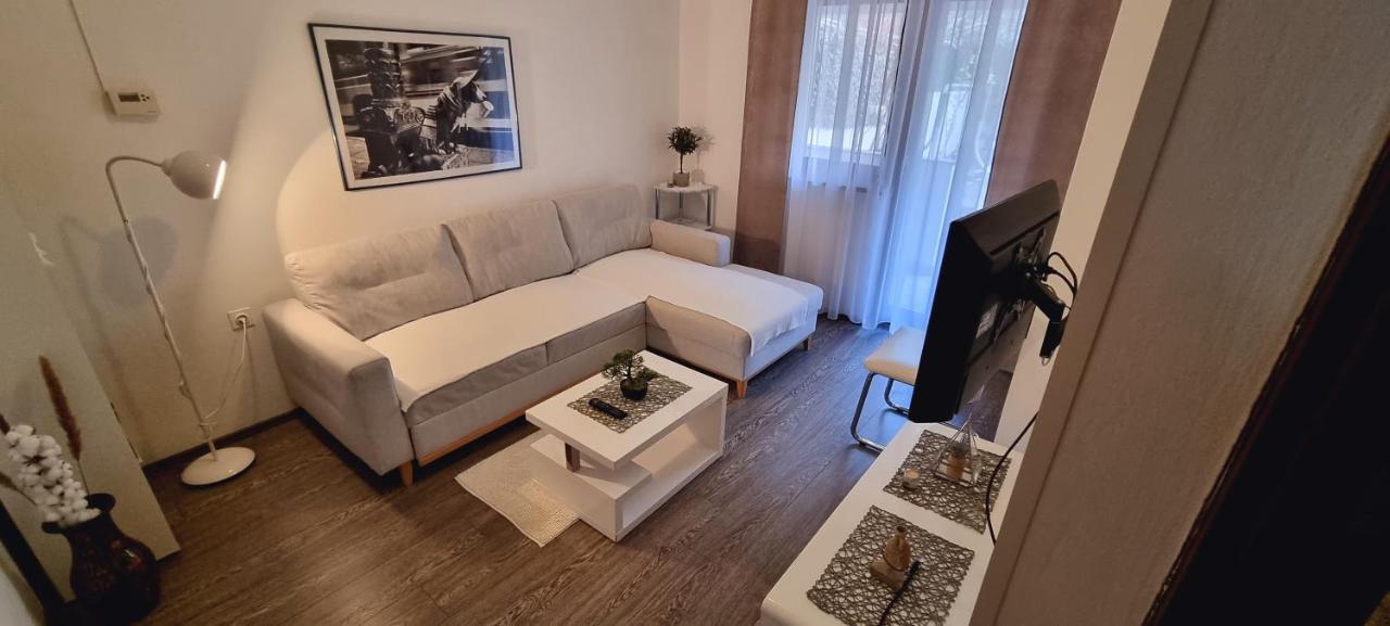 Apartment Evergreen Pula Exterior photo