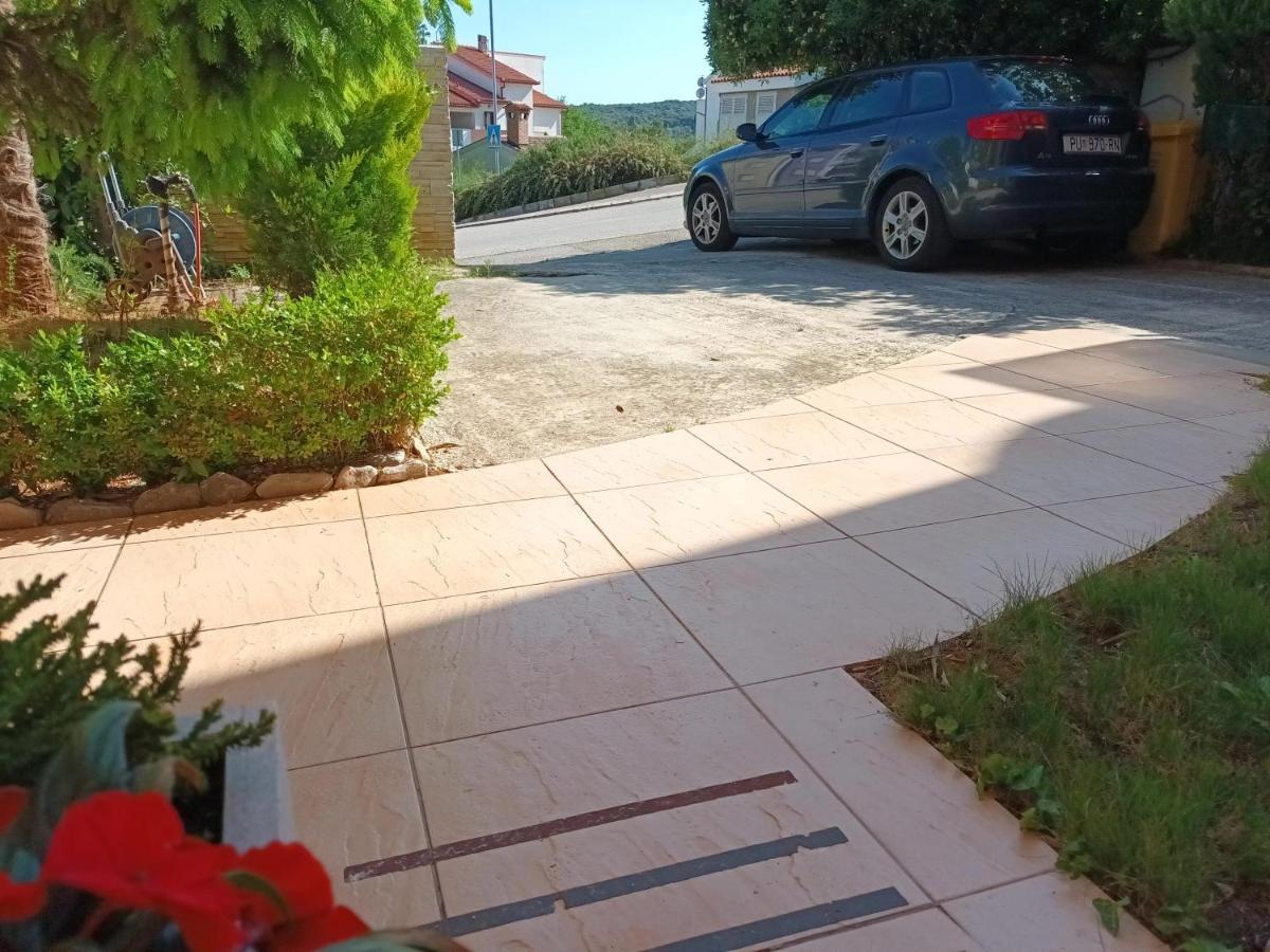 Apartment Evergreen Pula Exterior photo